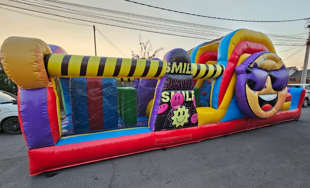 Obstáculos Emoji inflable