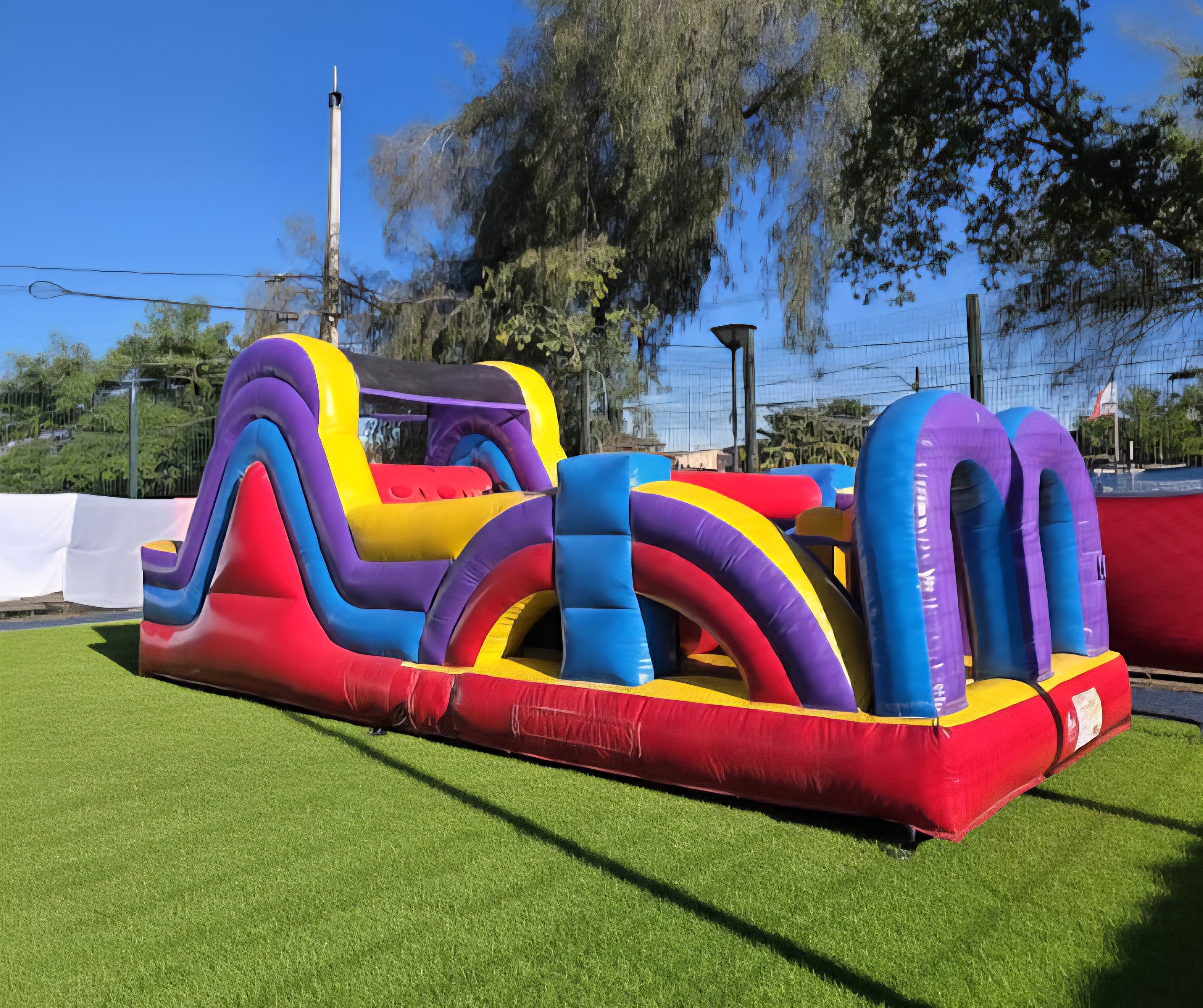Pista de obstáculos inflable
